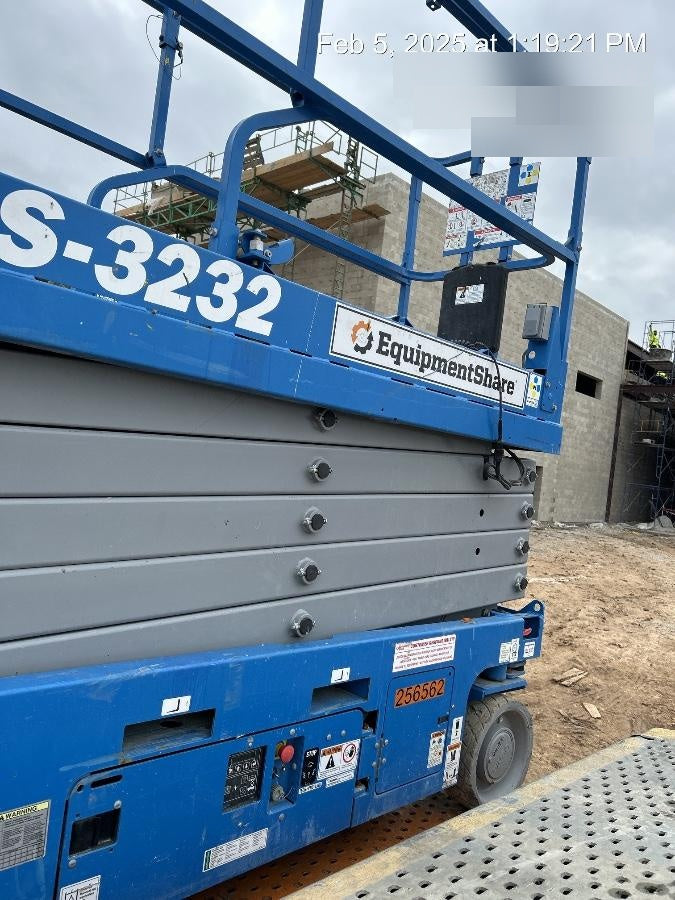 2022 GENIE GS-3232