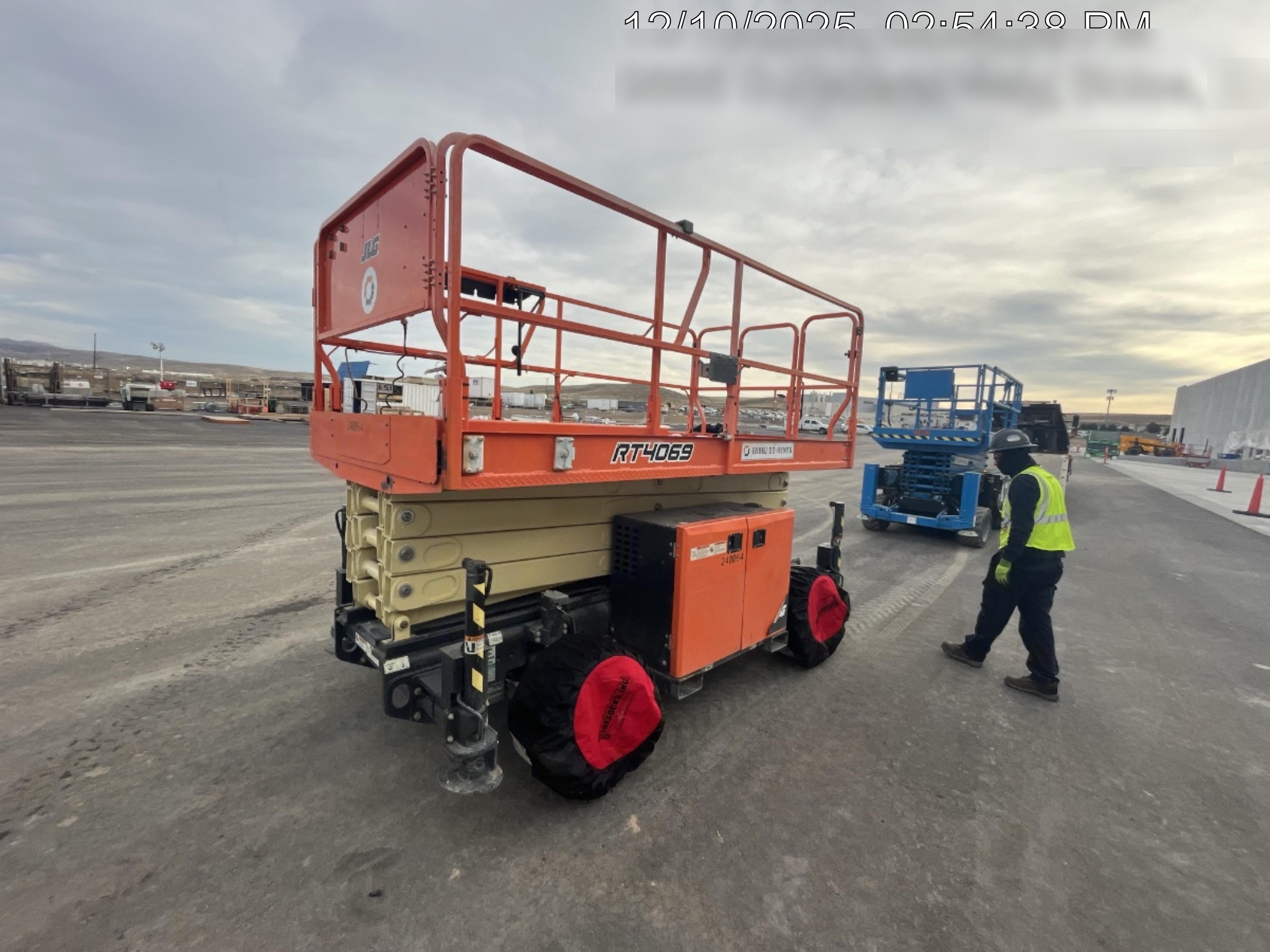 2022 JLG RT4069