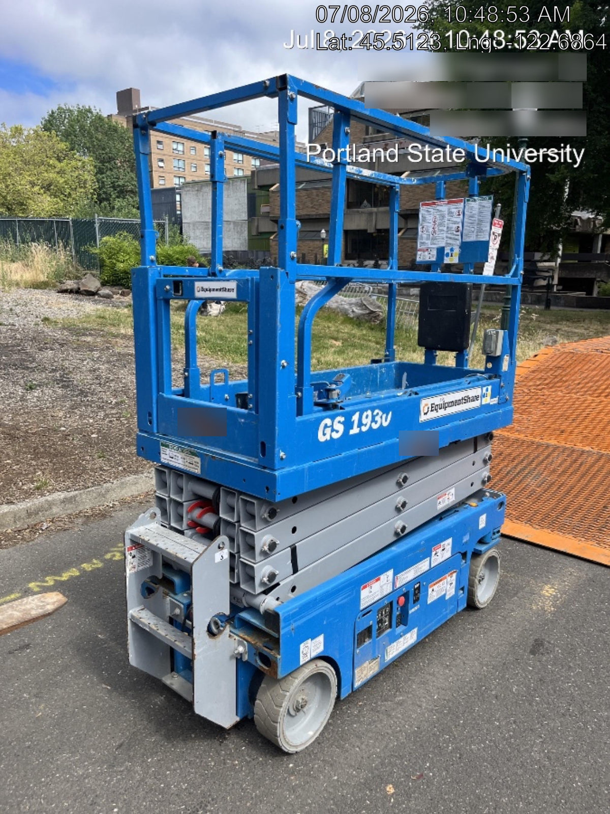 2020 Genie GS-1930 Solid Non Marking Tires, Beacon, Folding rails with half height swing gate, 800W Inverter