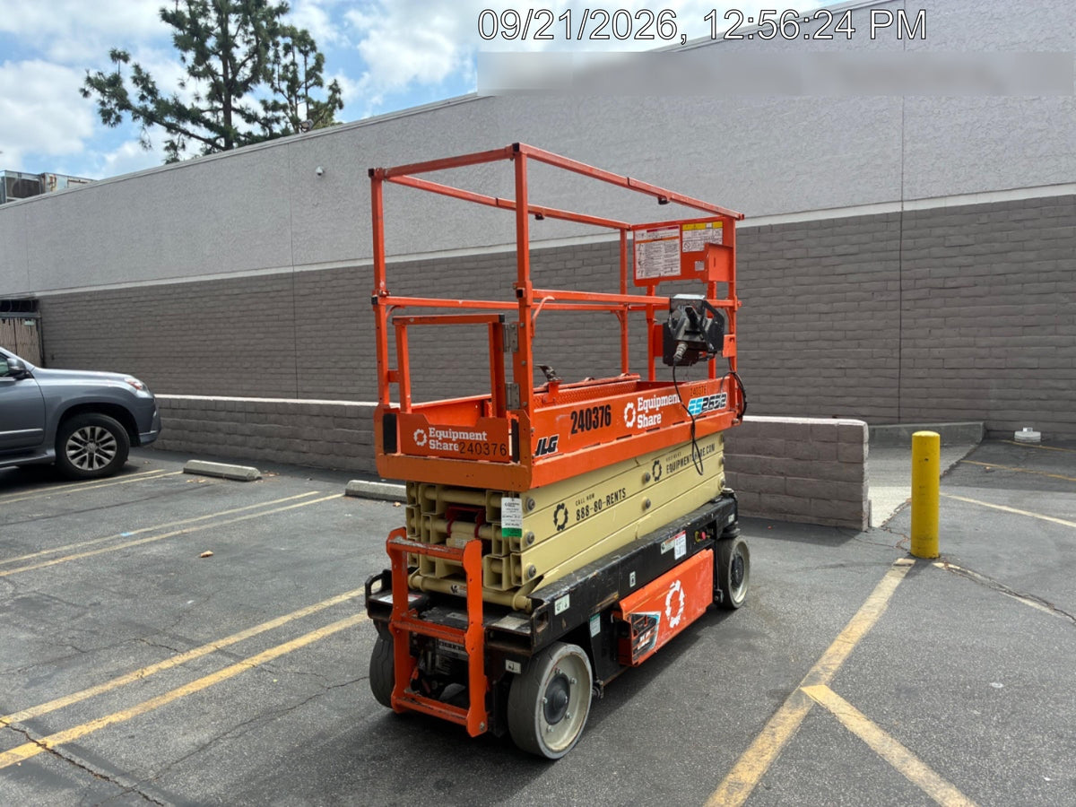 2022 JLG ES2632