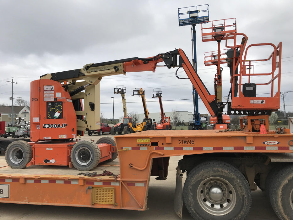 2019 JLG E300AJP