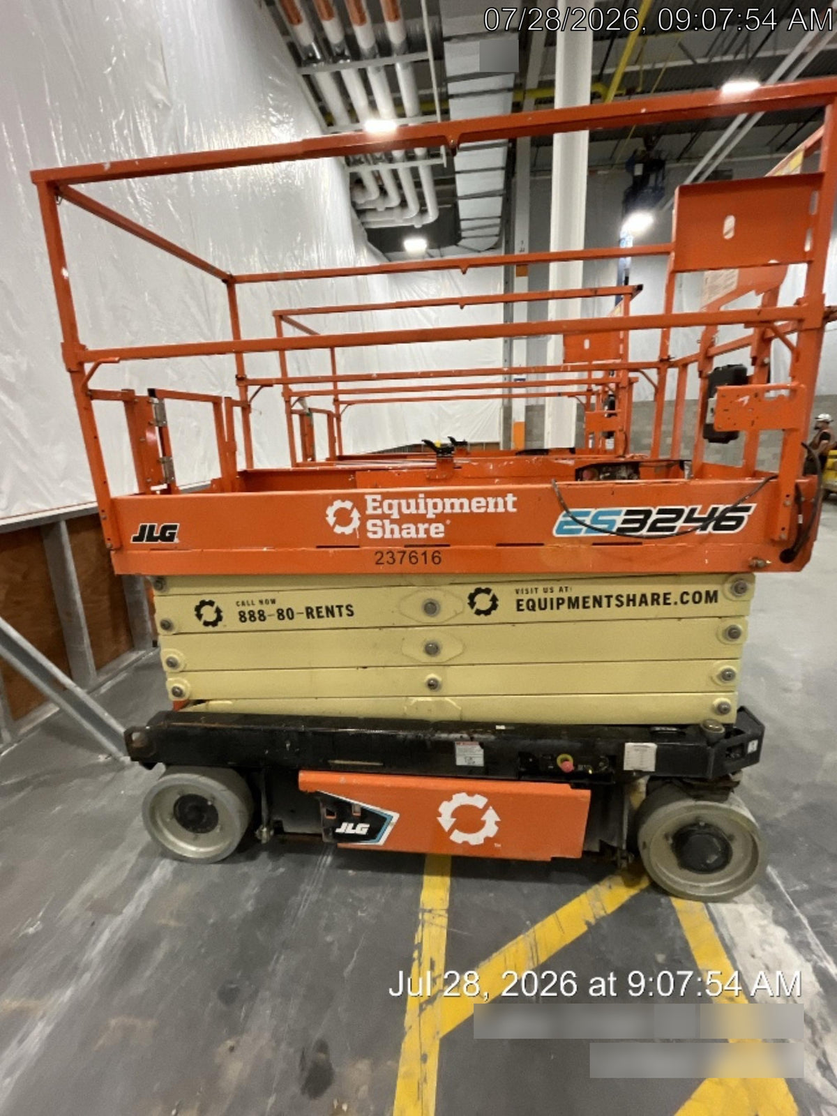 2022 JLG ES3246
