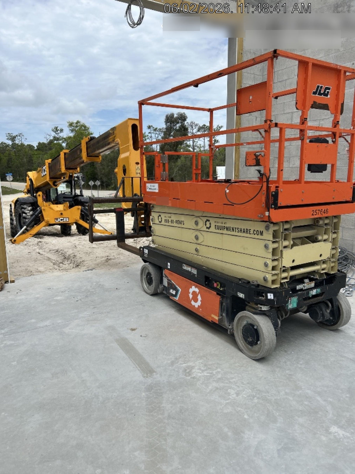 2022 JLG ES3246