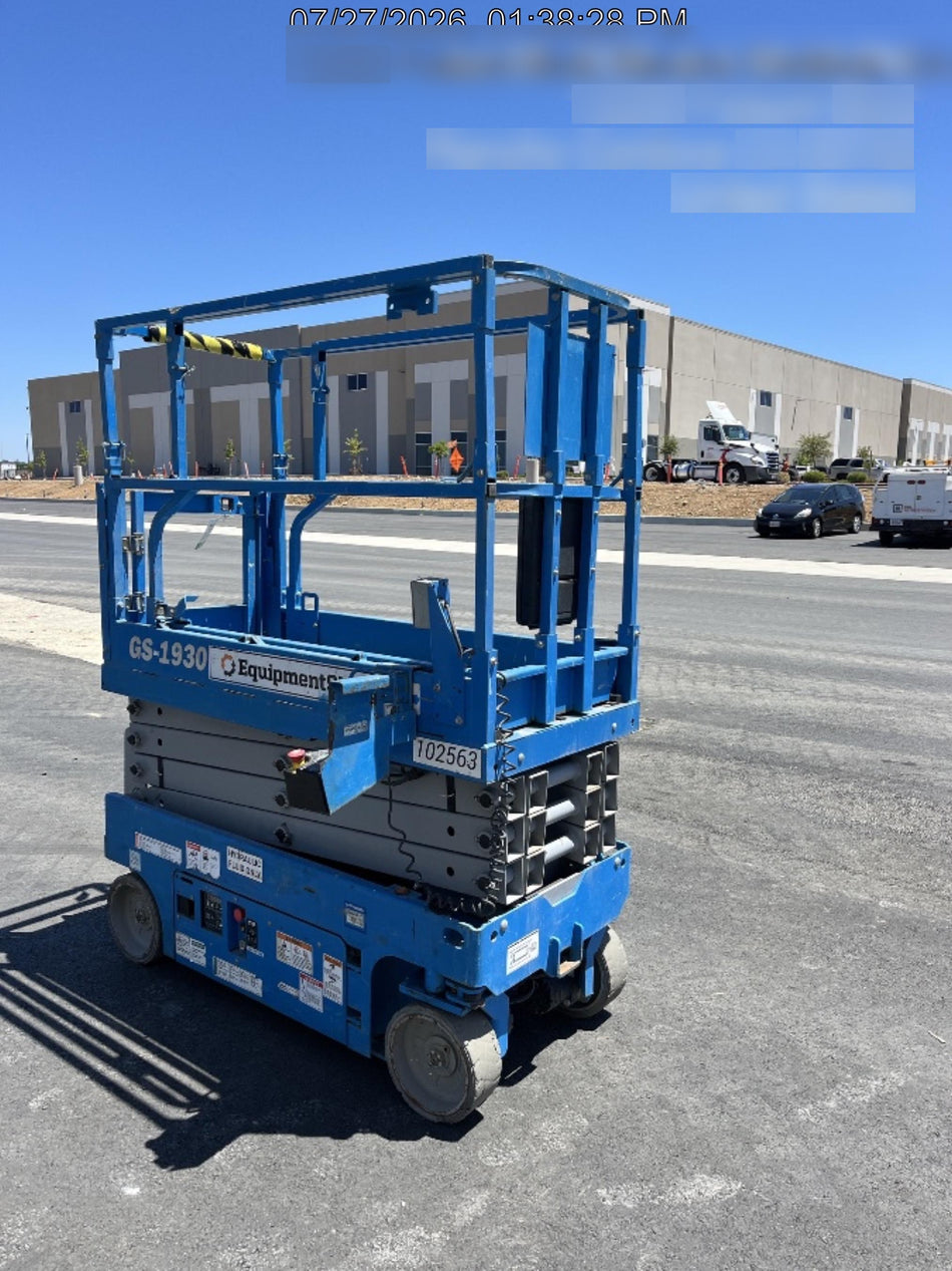 2020 Genie GS-1930 Solid Non Marking Tires, Beacon, Folding rails with half height swing gate, 800W Inverter
