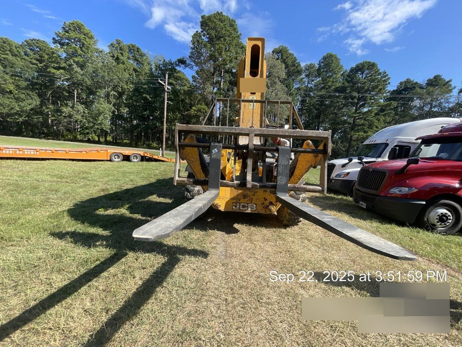 2019 JCB 512-56 Canopy, 109 HP, Solid Tires, STD Worklight, Beacon, Aux Hydraulics, Lifting Eye, Back up Alarm w/66" Carriage/60" Forks