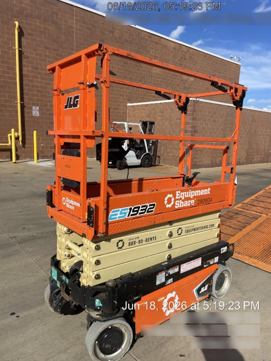 2022 JLG ES1932