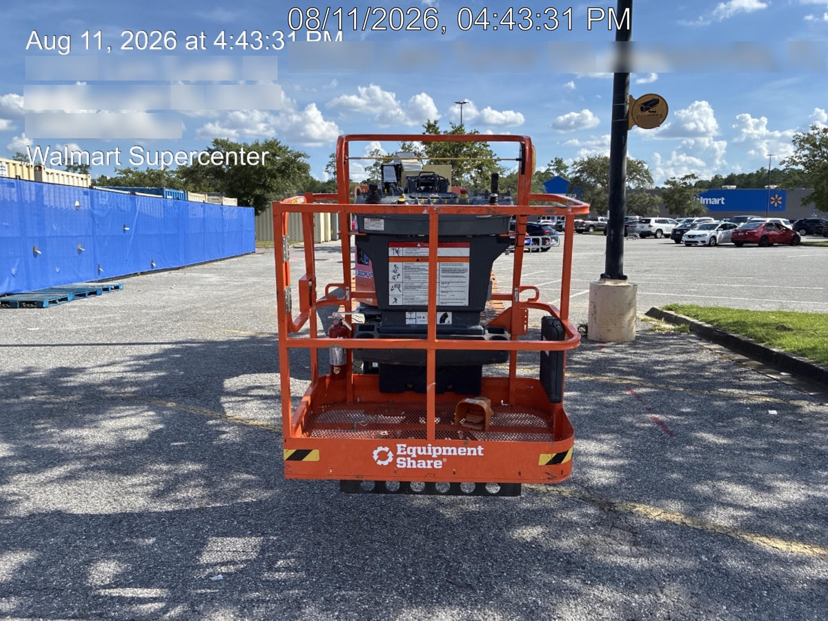 2025 JLG E300AJP