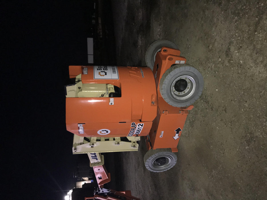 2020 JLG E300AJP