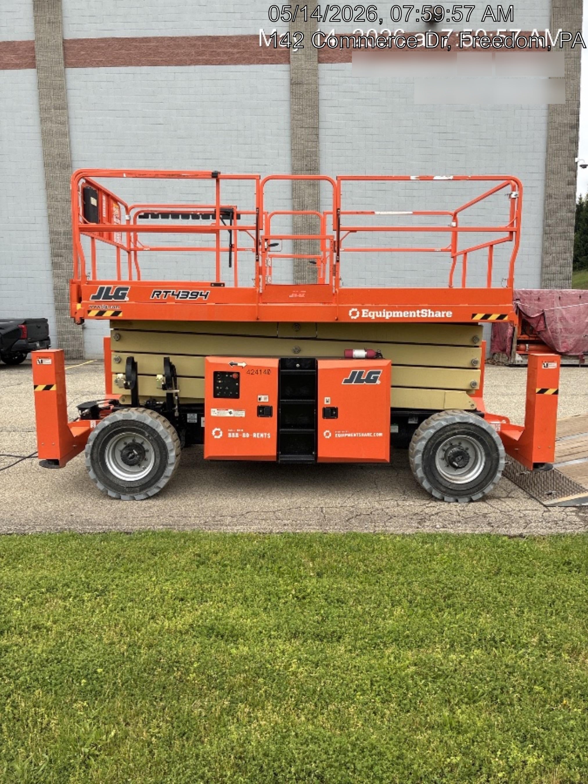 2024 JLG RT4394