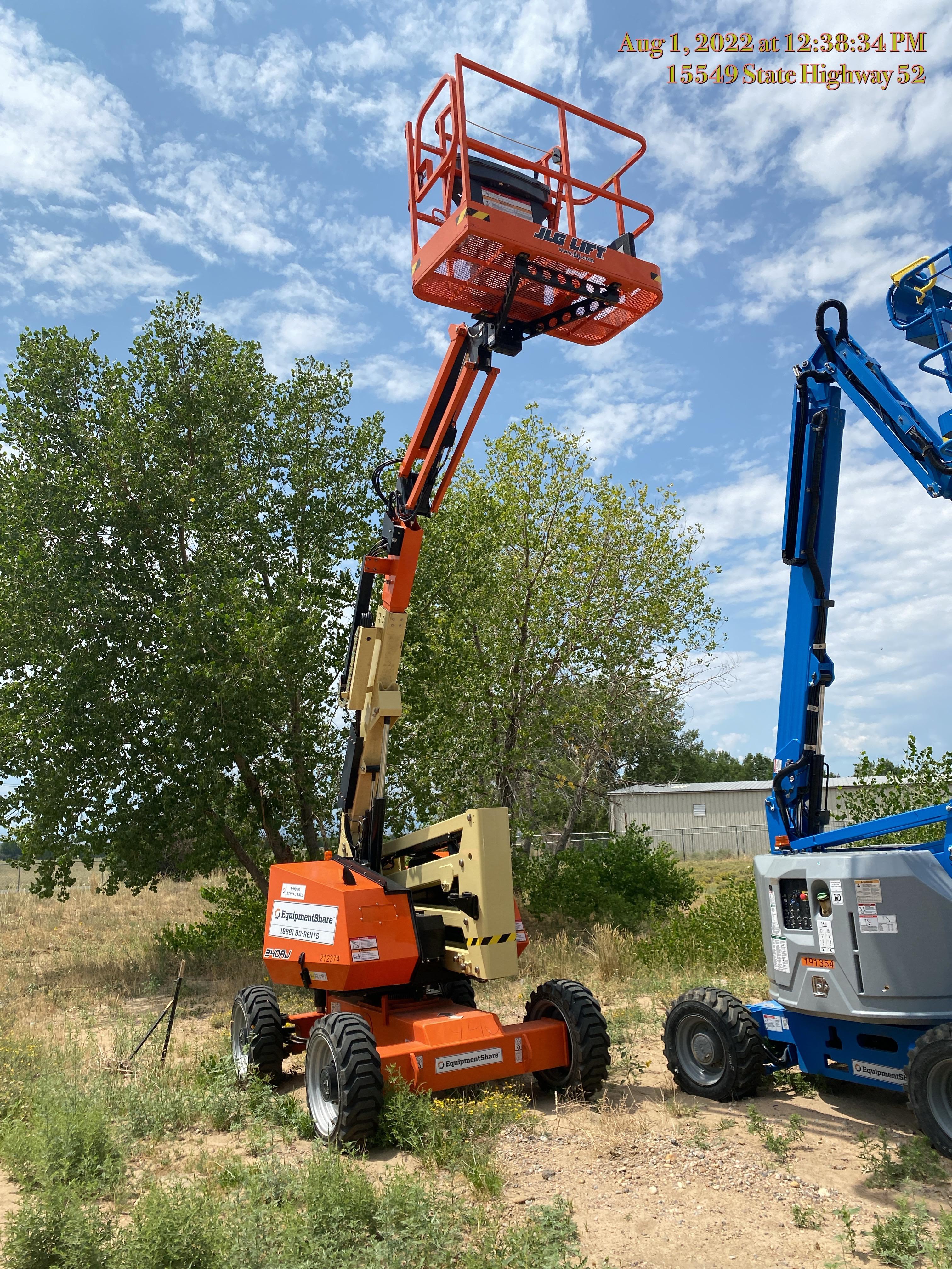 2022 JLG 340AJ