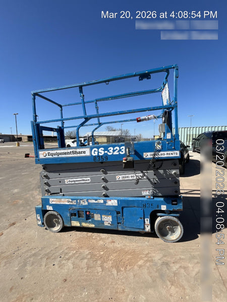 2018 Genie GS-3232 Genie GS3232 Lift w/Folding Rails and Swing Gate