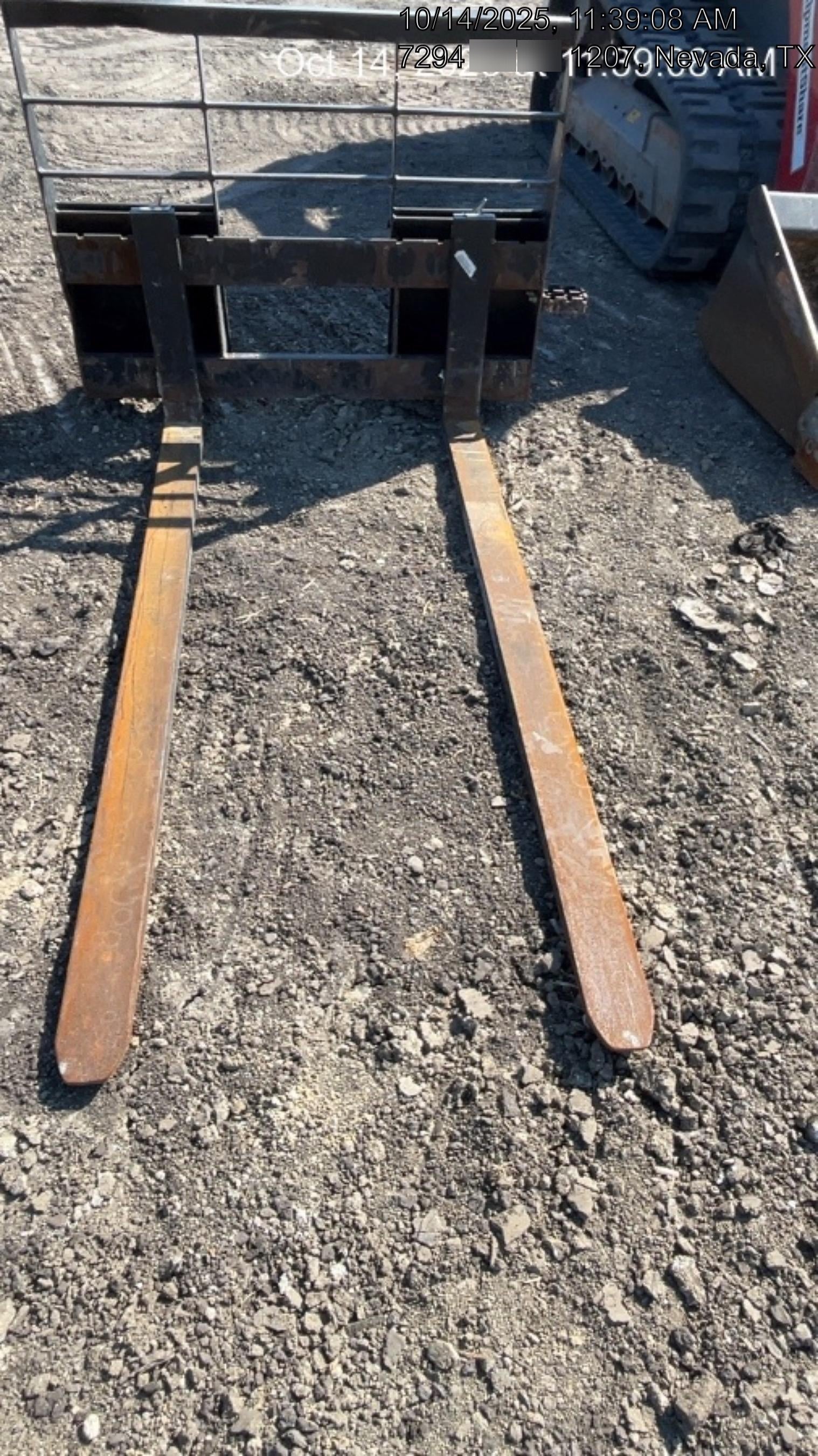 2024 ARROW MATERIAL HANDLING 48" Pallet Forks - Arrow