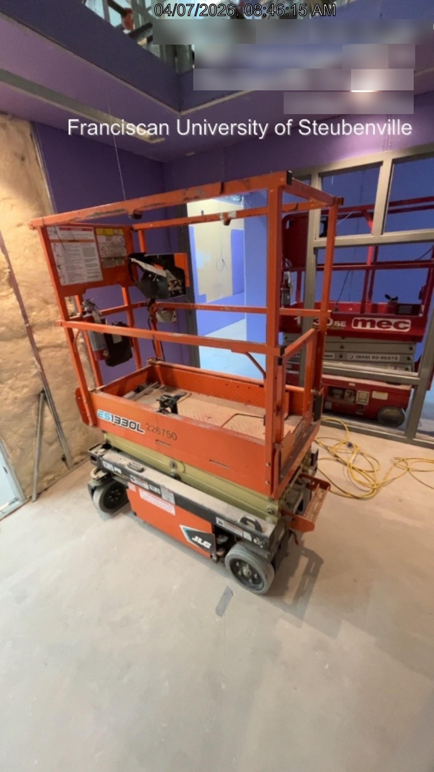 2022 JLG ES1330L