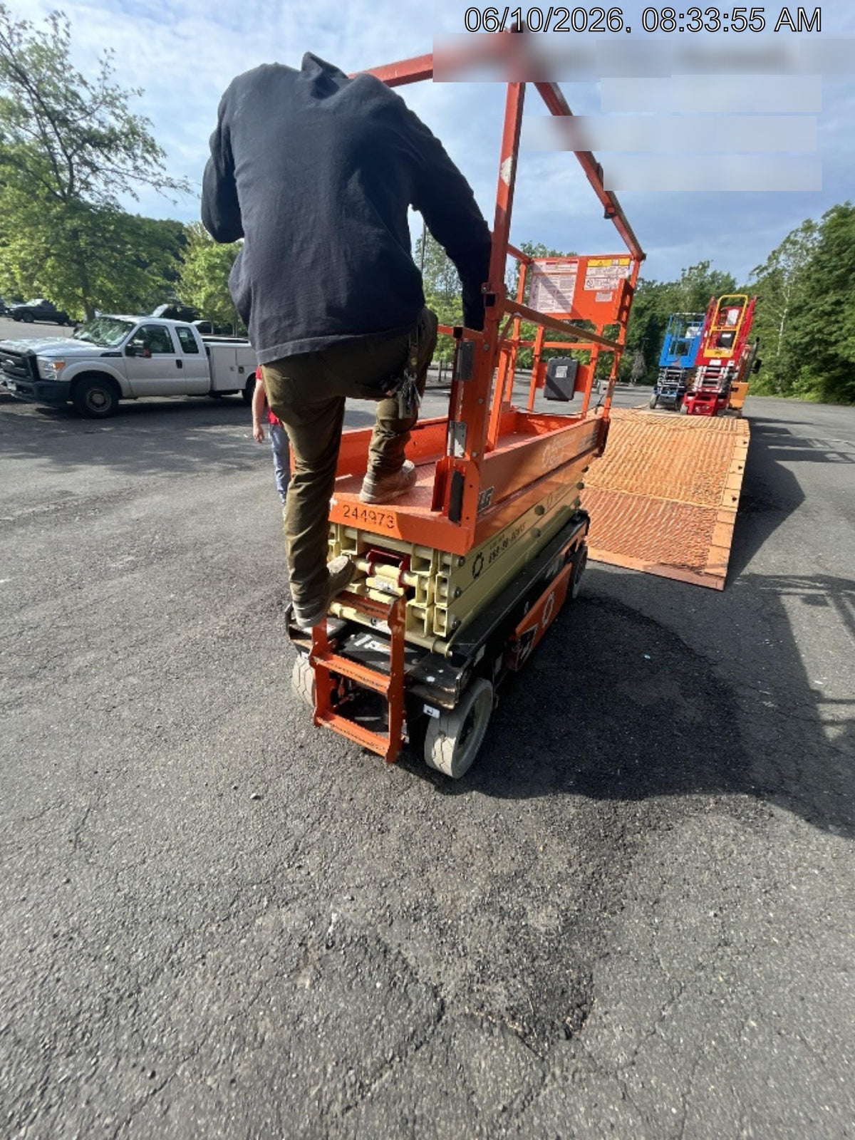 2022 JLG ES2632