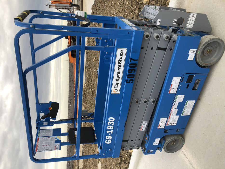 2019 Genie GS-1930 Fixed Rails with Chain Entry