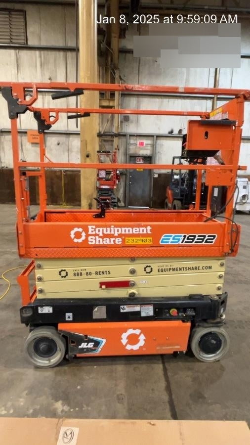 2022 JLG ES1932