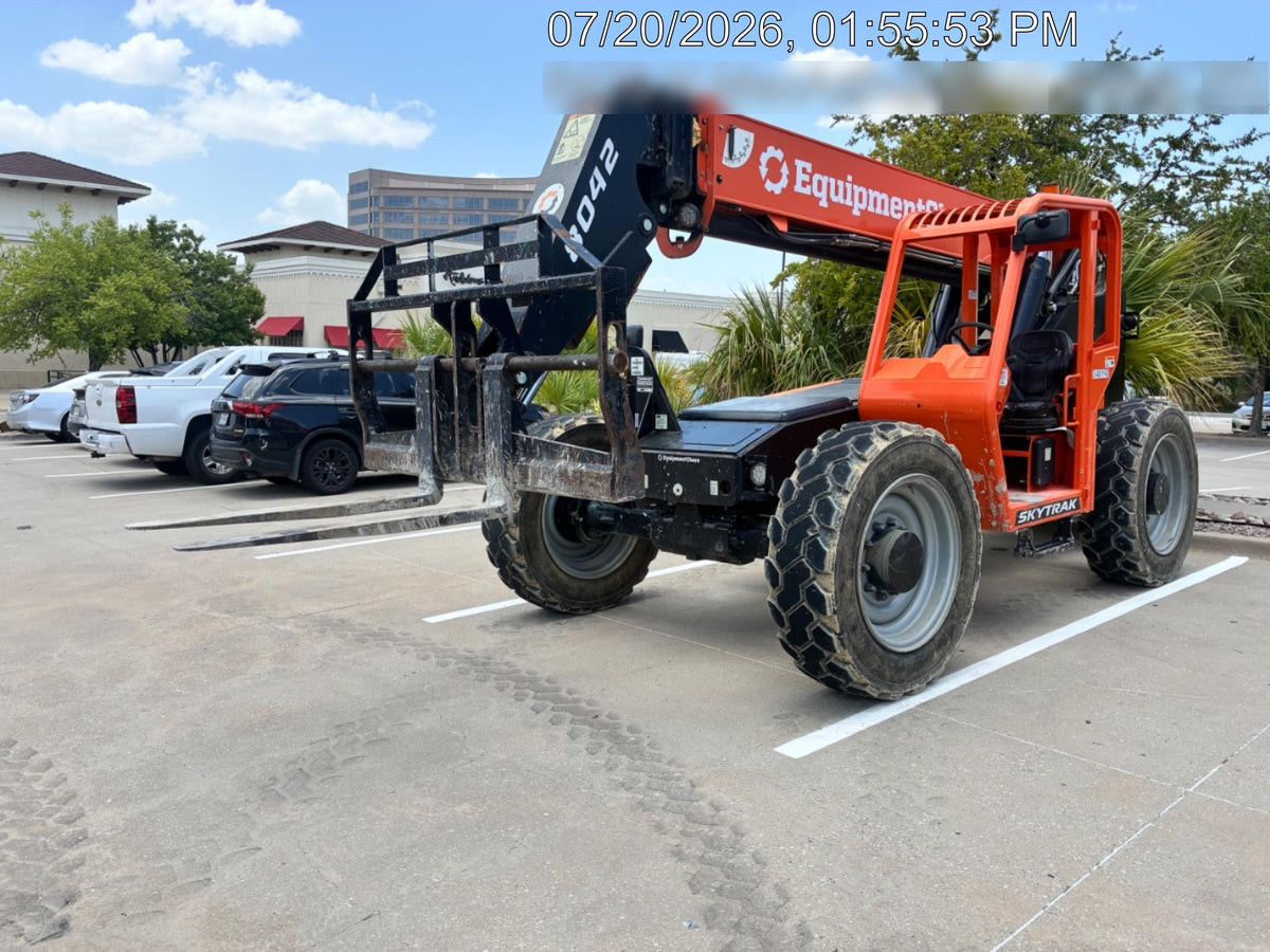 2023 SKYTRAK 8042