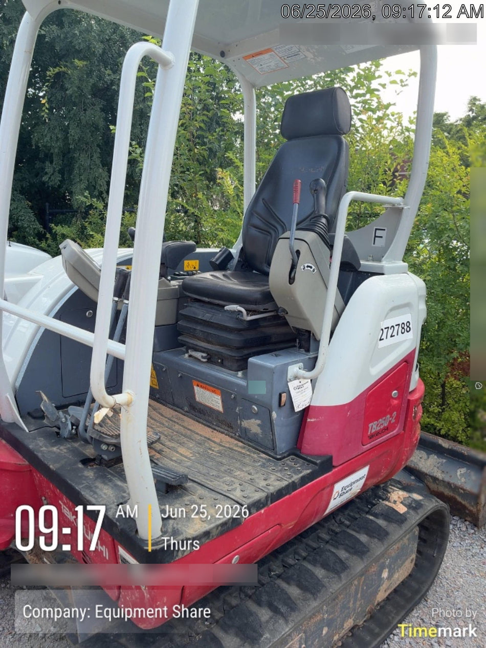 2022 TAKEUCHI TB250-2R