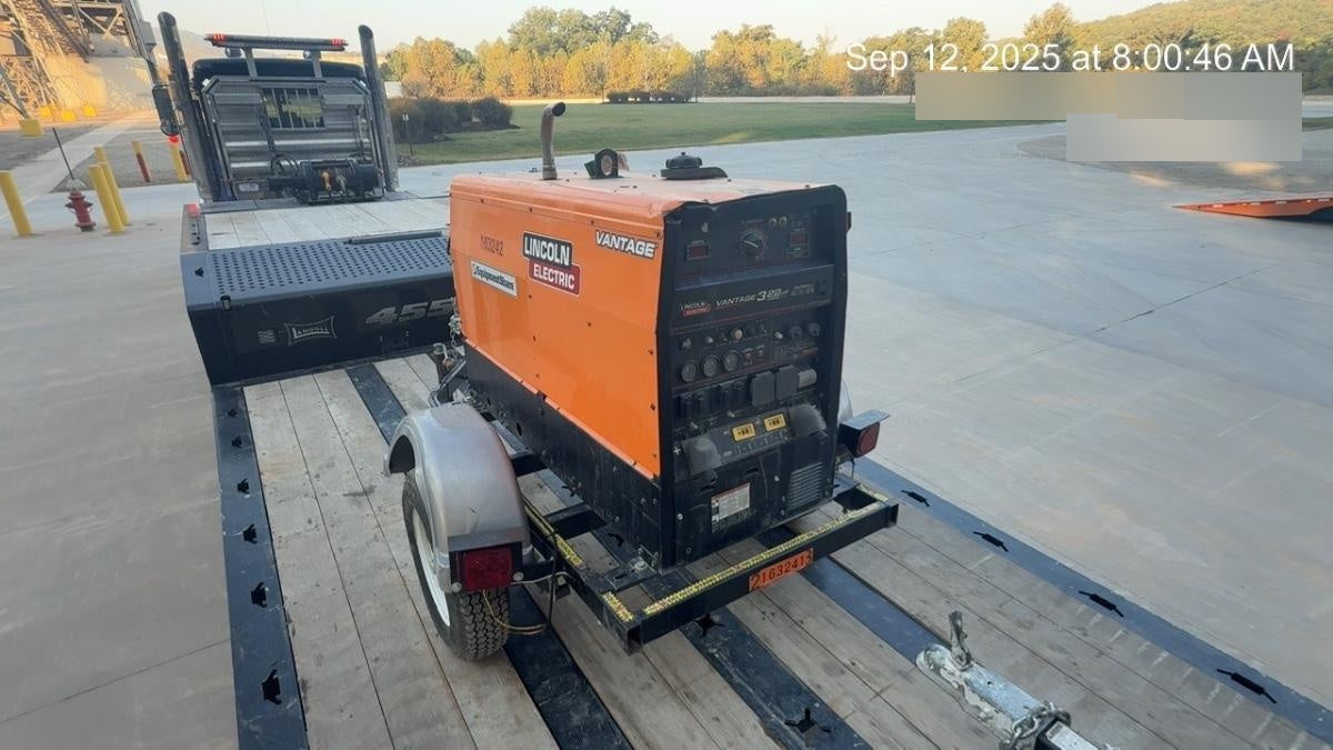 2021 Lincoln Electric Vantage 322 Vantage 322 Ready Pak 3 w/ Decals, ORANGE (includes trailer, cable rack, fender light kit) NO Telematics