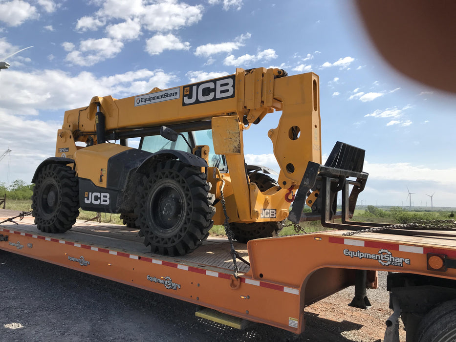 2020 JCB 510-56 Cab/Heat/Air, 74 HP, Solid Tires, STD Worklight, Beacon, Aux Hydraulics, Lifting Eye, Back up Alarm w/66" Carriage/60" Forks
