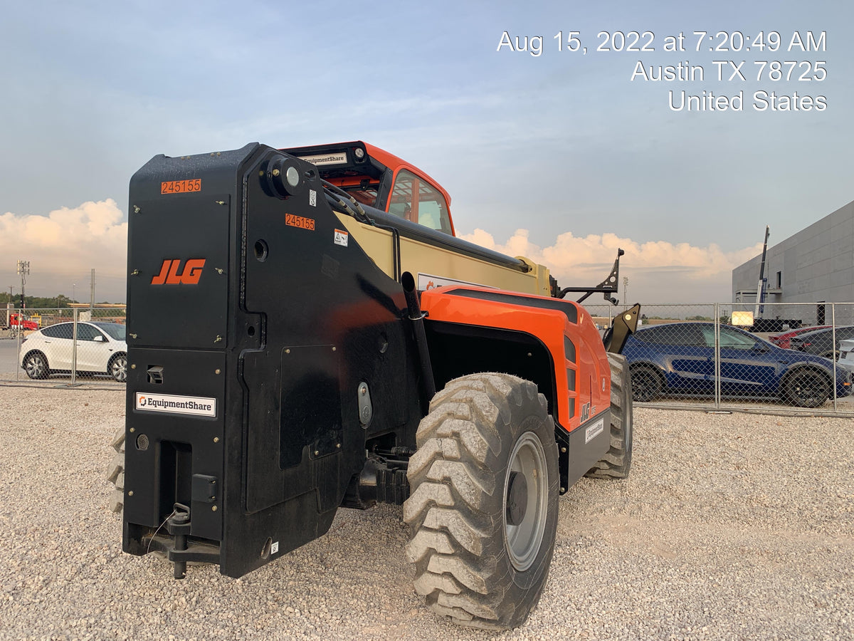 2022 JLG 1075