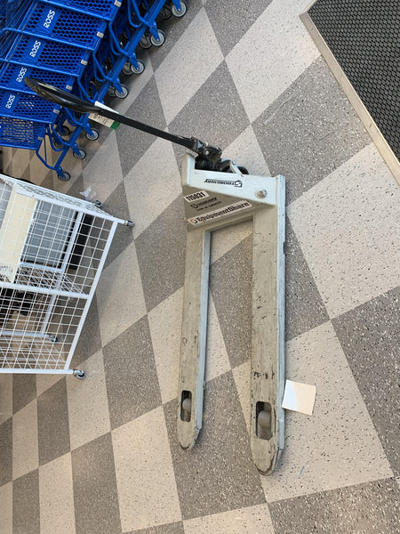 2019 STRONGWAY 4400 lb Pallet Jack