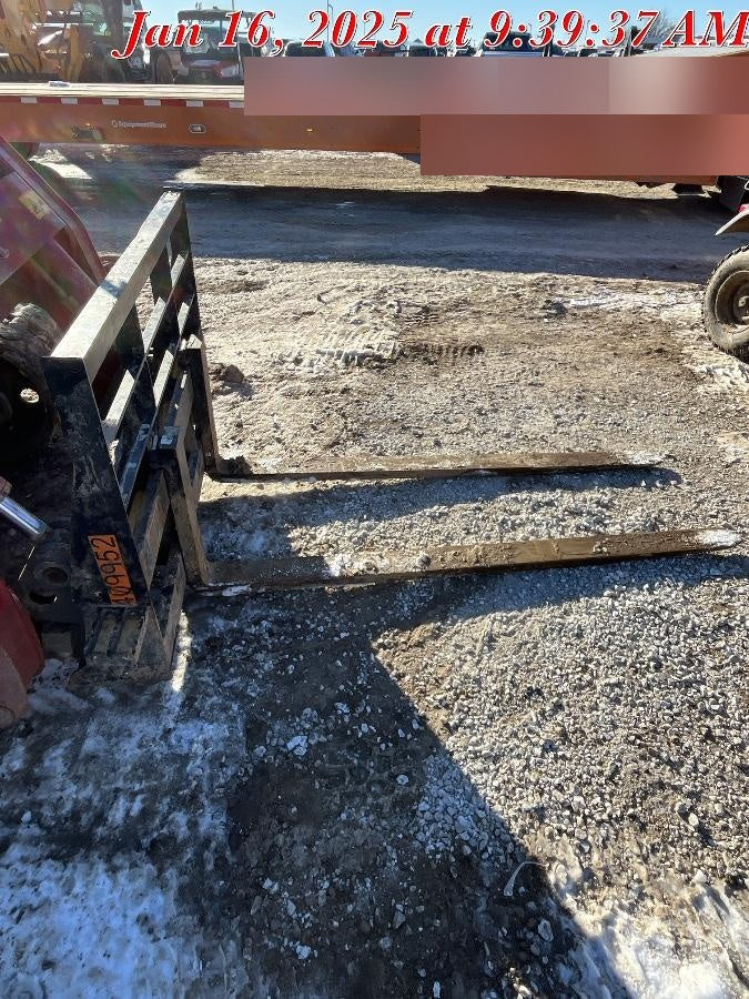 2024 ARROW MATERIAL HANDLING 72" Pallet Forks - Arrow