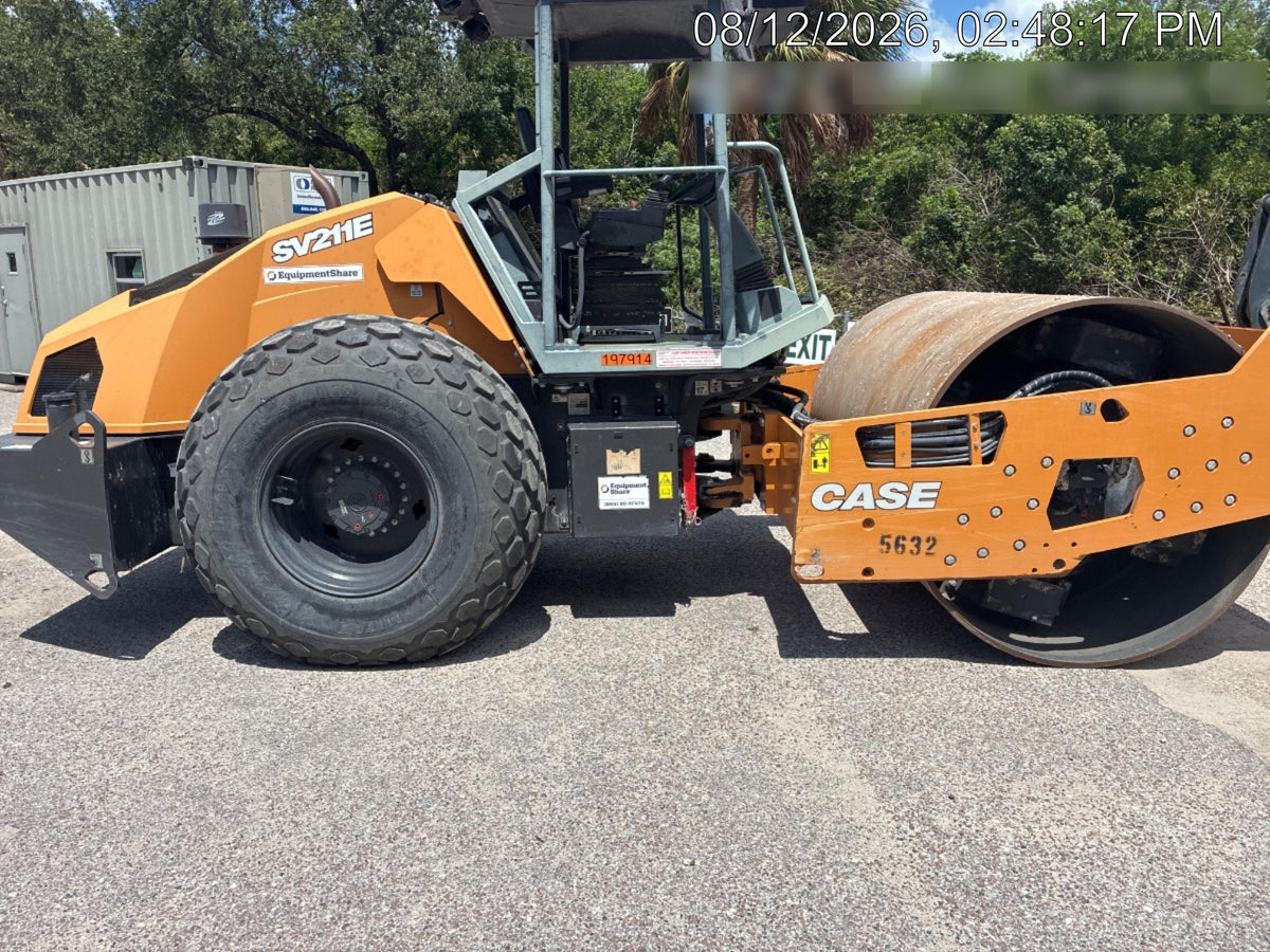 2021 CASE SV211E