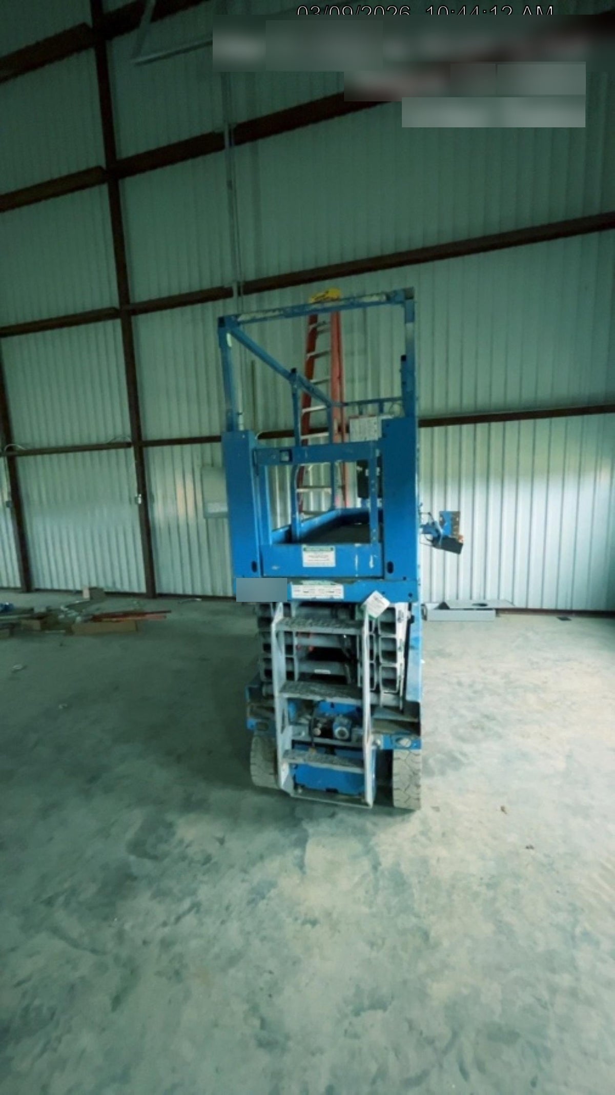 2019 Genie GS-2632 Folding rails with half height swing gate