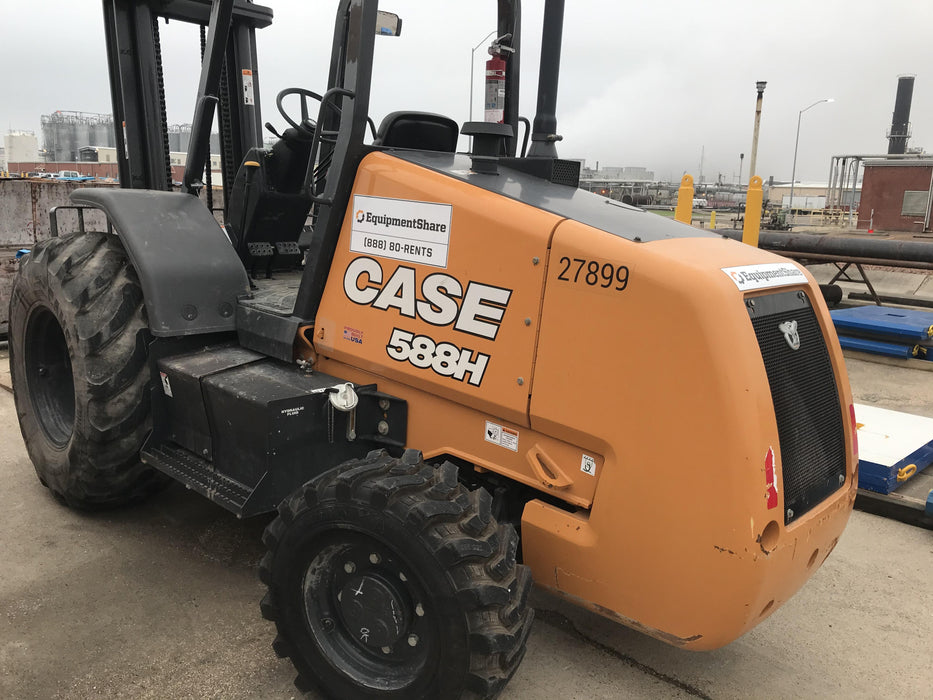 2019 CASE 588H