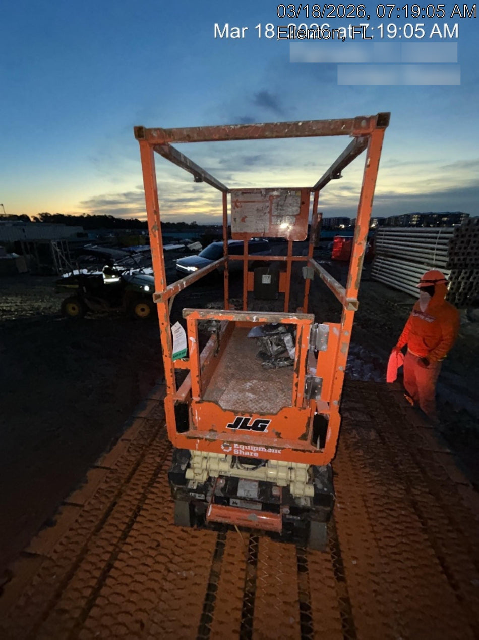 2022 JLG ES1330L