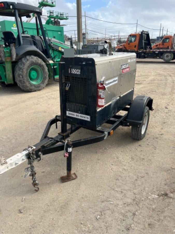 2019 Lincoln Electric Vantage 322 Welder Ready-Pak 3, Two wheel trailer, Fender and Light kit, Cable Rack