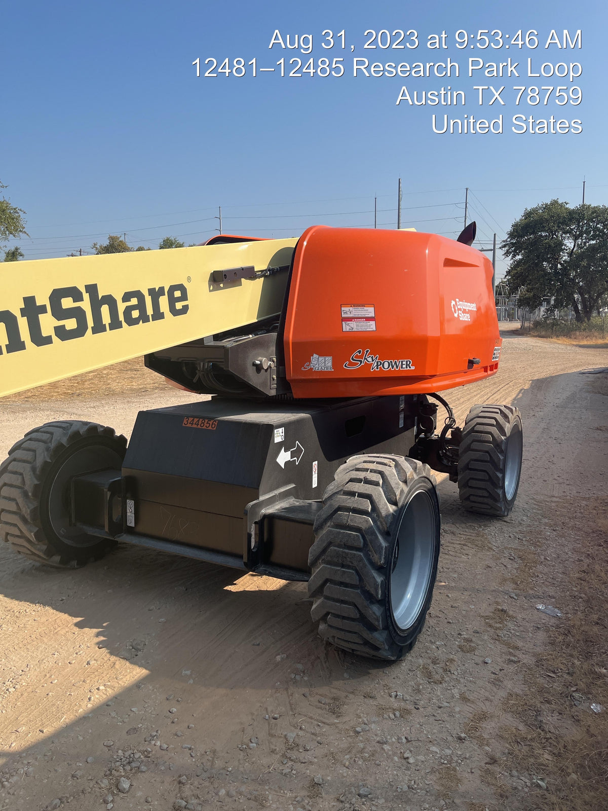 2023 JLG 600S