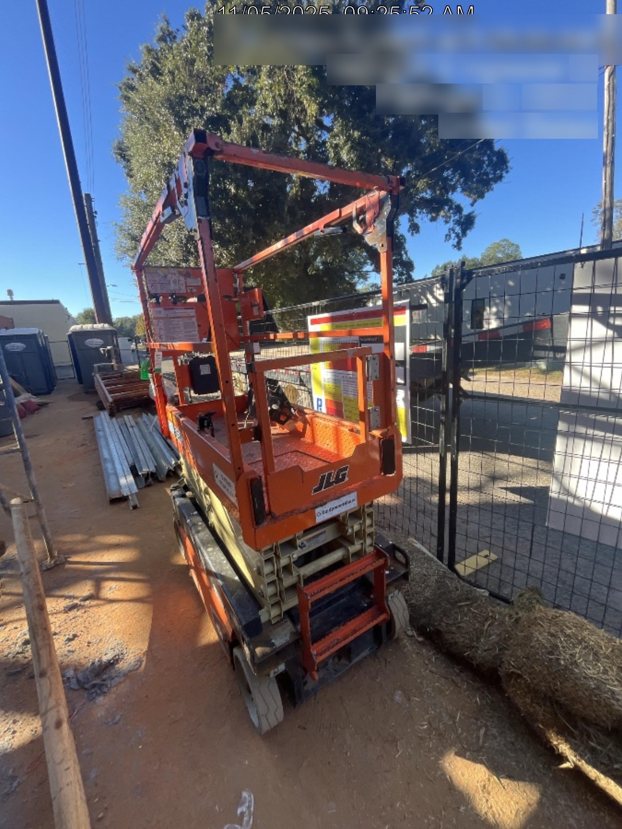 2021 JLG ES1932