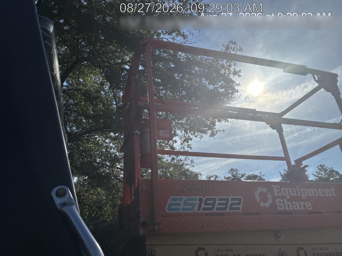 2023 JLG ES1932