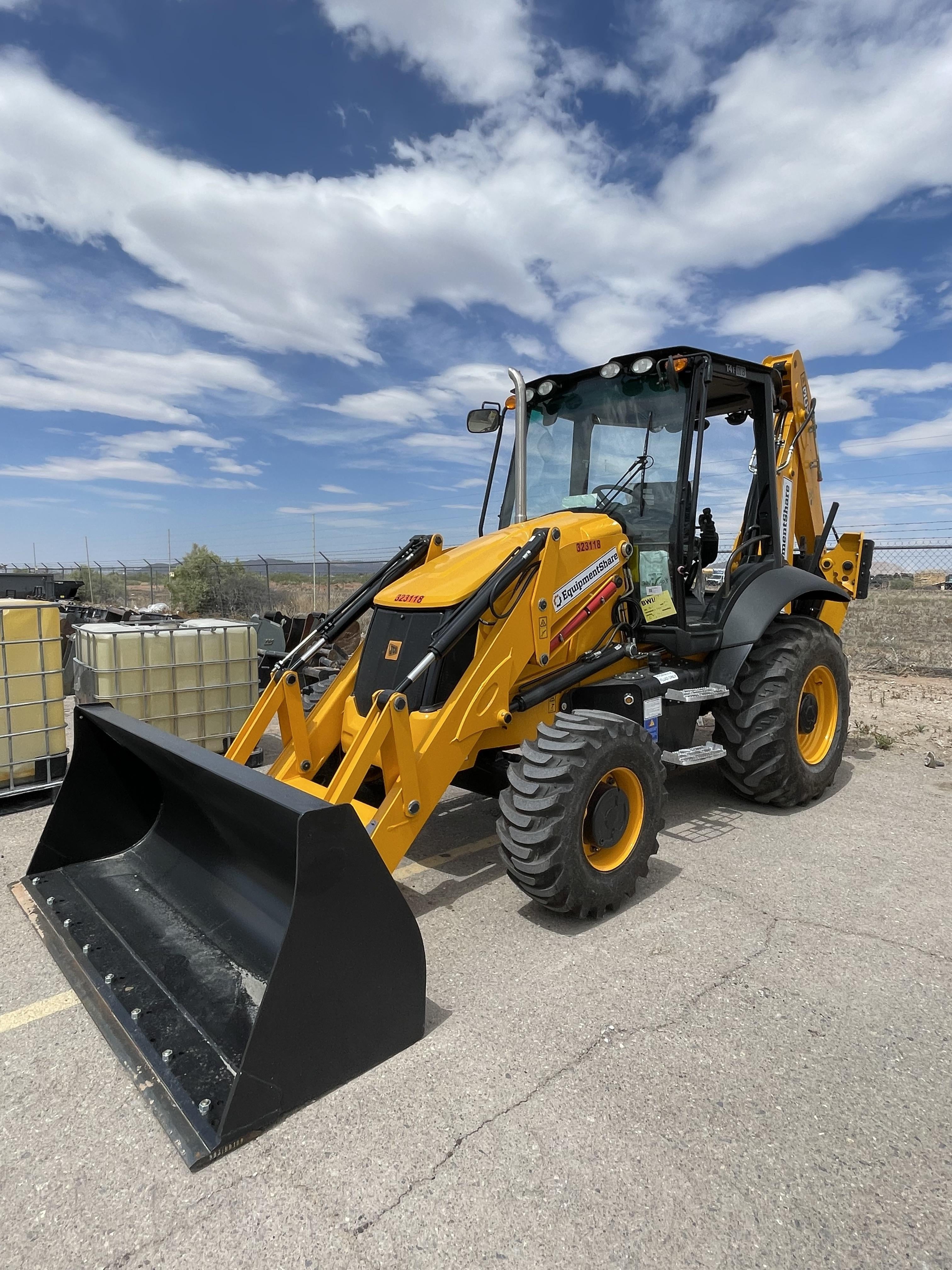 2023 JCB 3CX-14