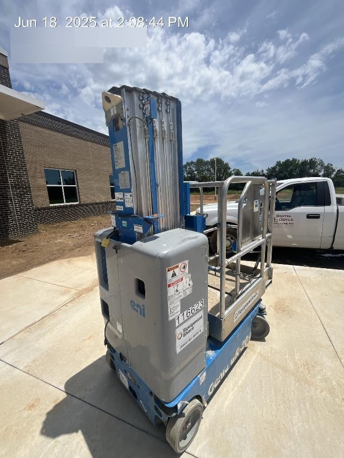 2020 GENIE GR-20