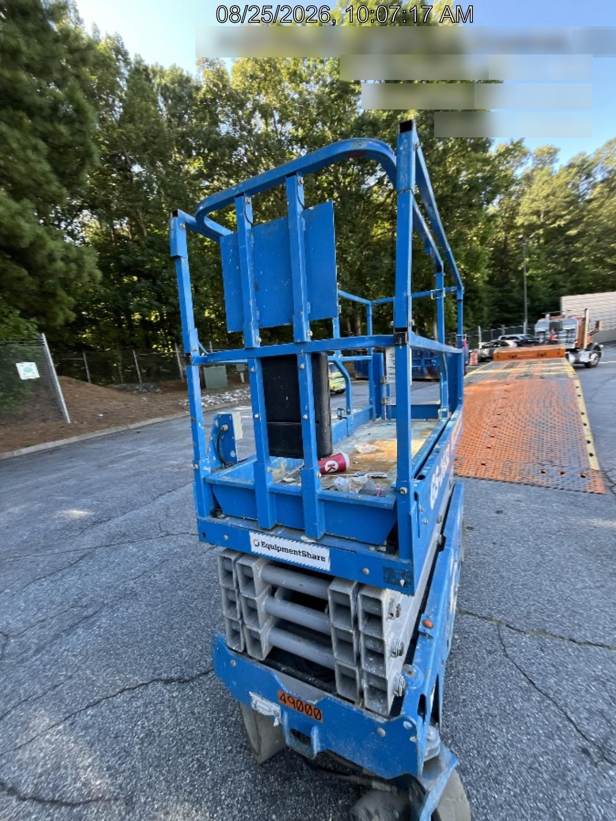 2019 Genie GS-2632 Folding rails with half height swing gate