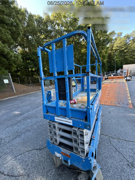 2019 Genie GS-2632 Folding rails with half height swing gate