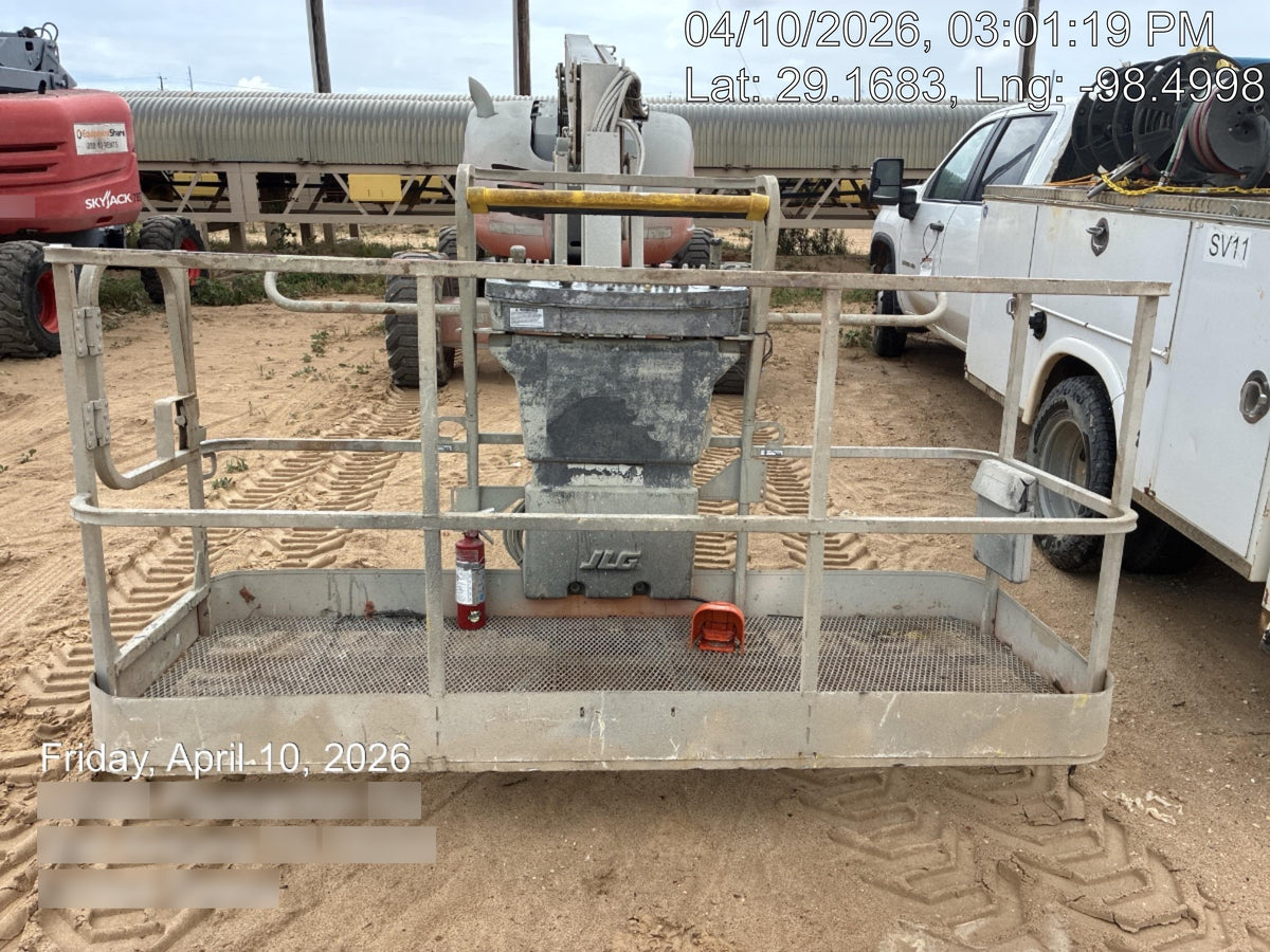 2021 JLG 600AJ
