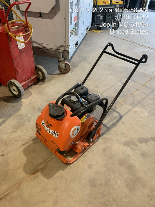 2022 Multiquip MVC88VTHW Plate Compactor, 20", w/Water Tank, Honda GX160
