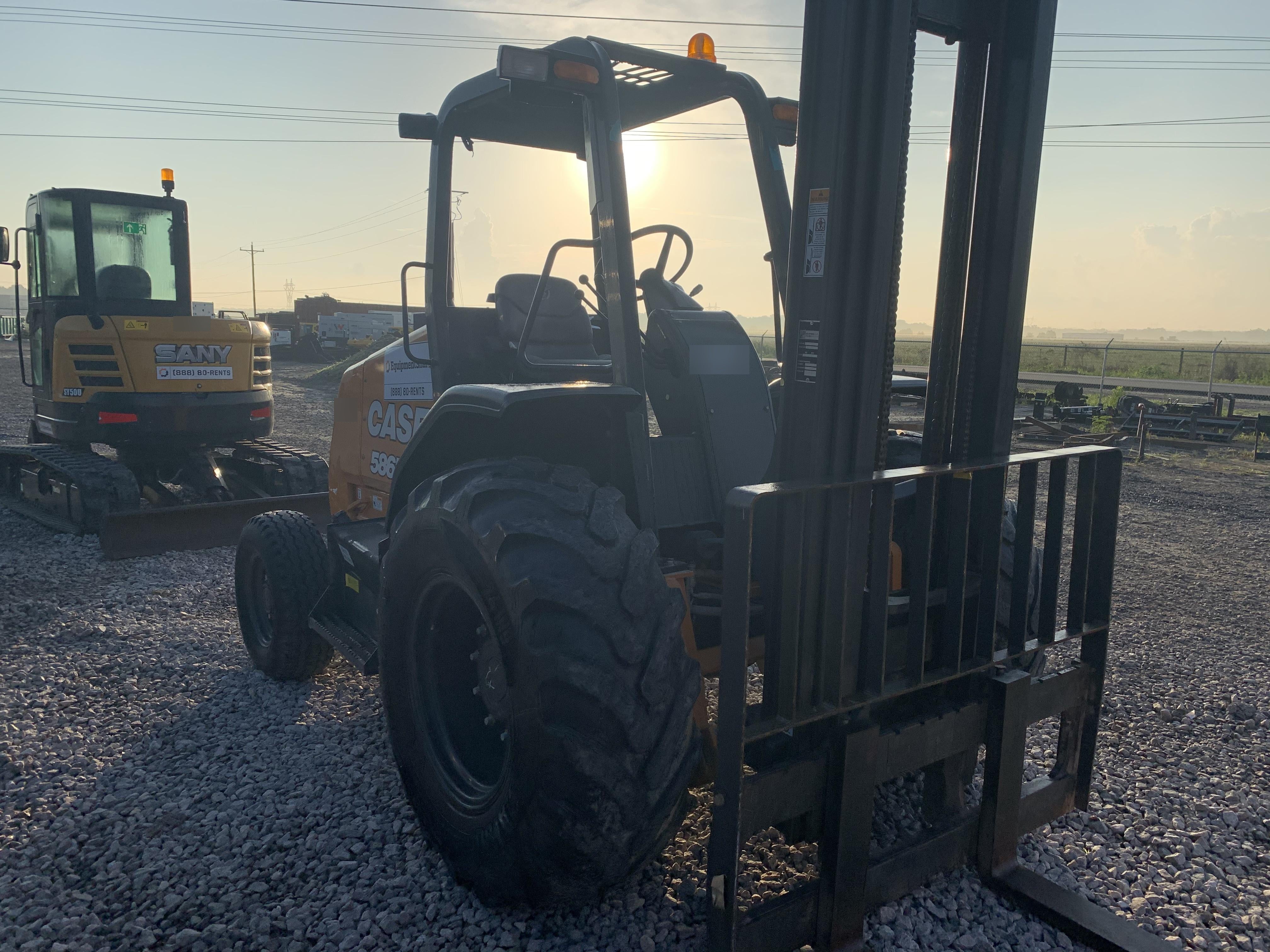 2018 CASE 586H