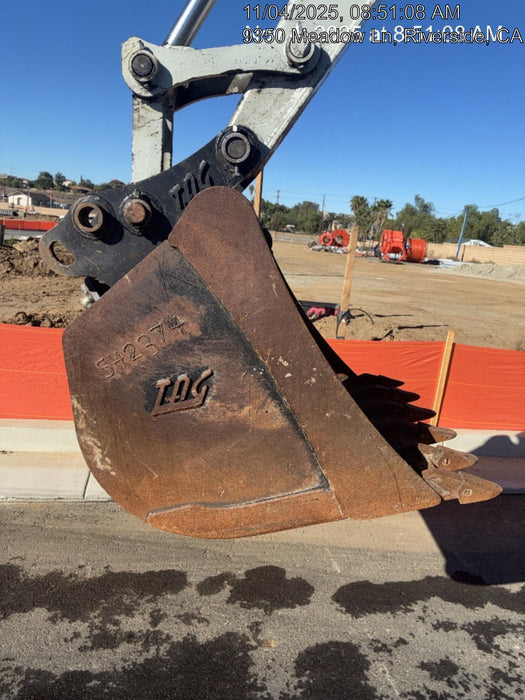 2025 TAKEUCHI 36" Bucket - Takeuchi