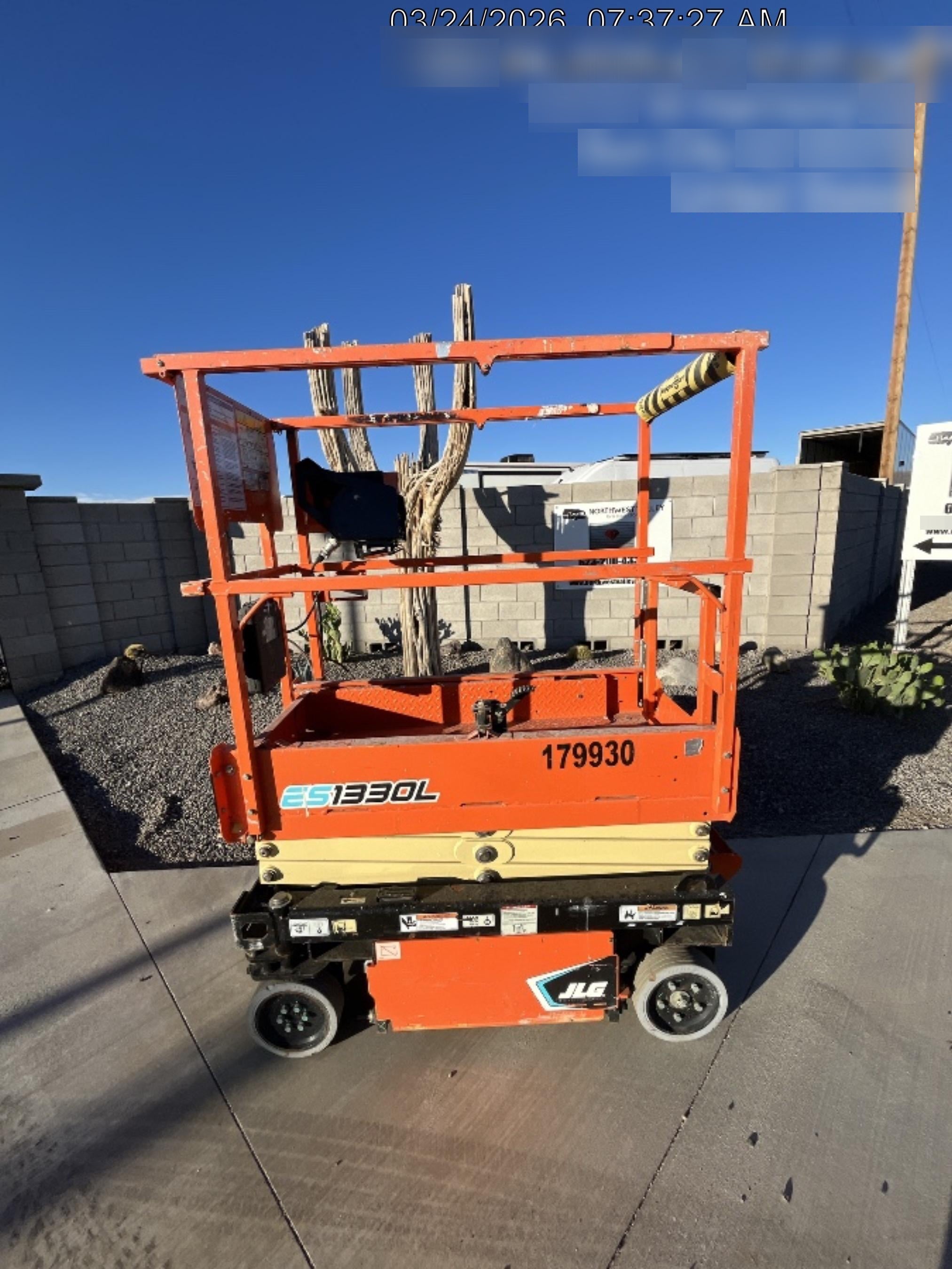 2021 JLG ES1330L