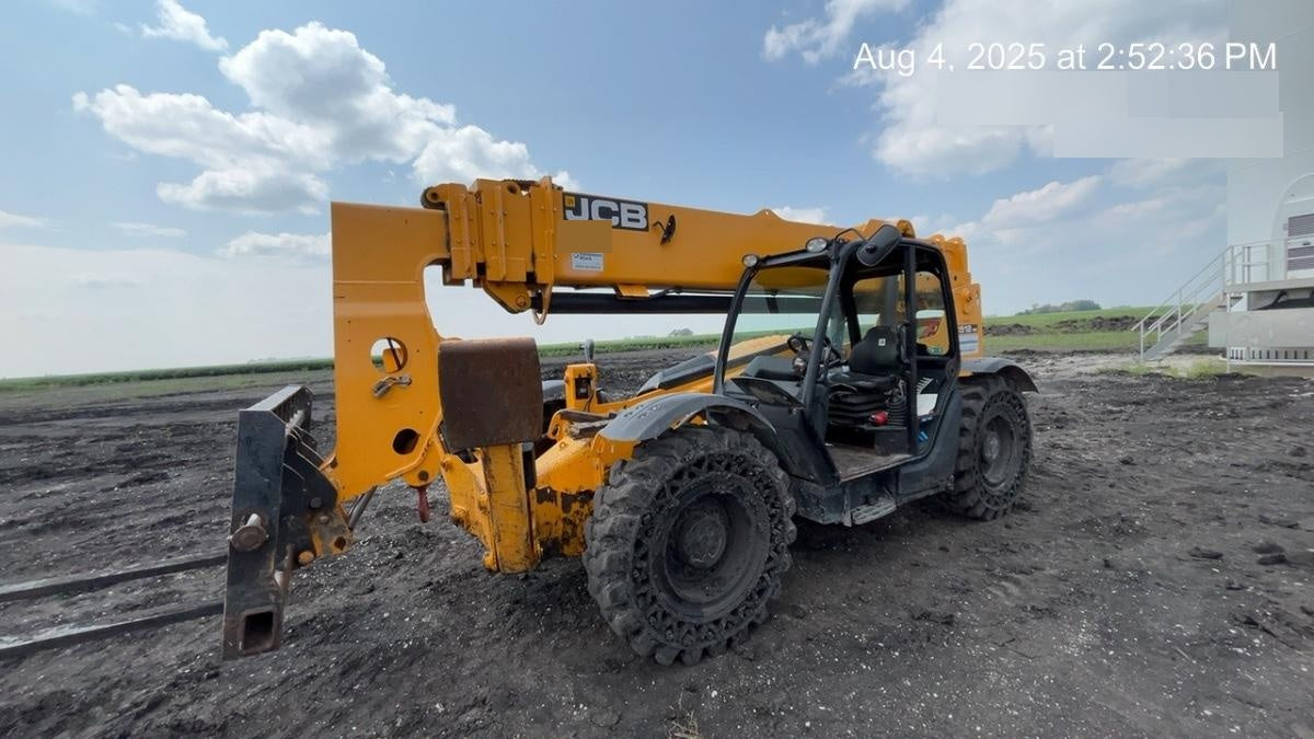 2019 JCB 512-56 Canopy, 109 HP, Solid Tires, STD Worklight, Beacon, Aux Hydraulics, Lifting Eye, Back up Alarm 66" Carriage/60" Forks