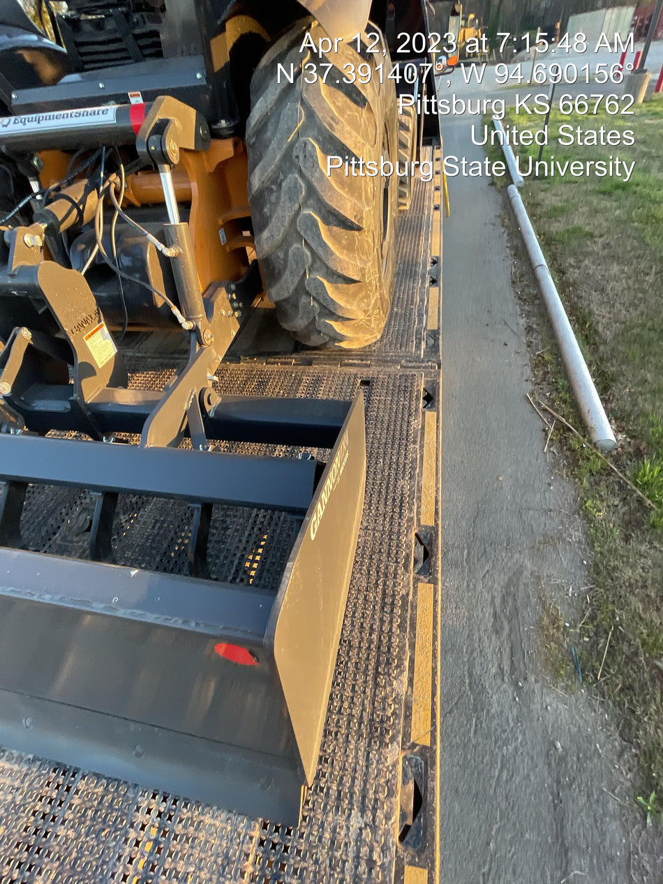 2023 CASE 570N EP