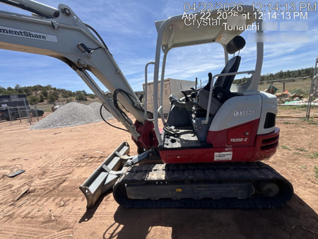 2021 TAKEUCHI TB250-2
