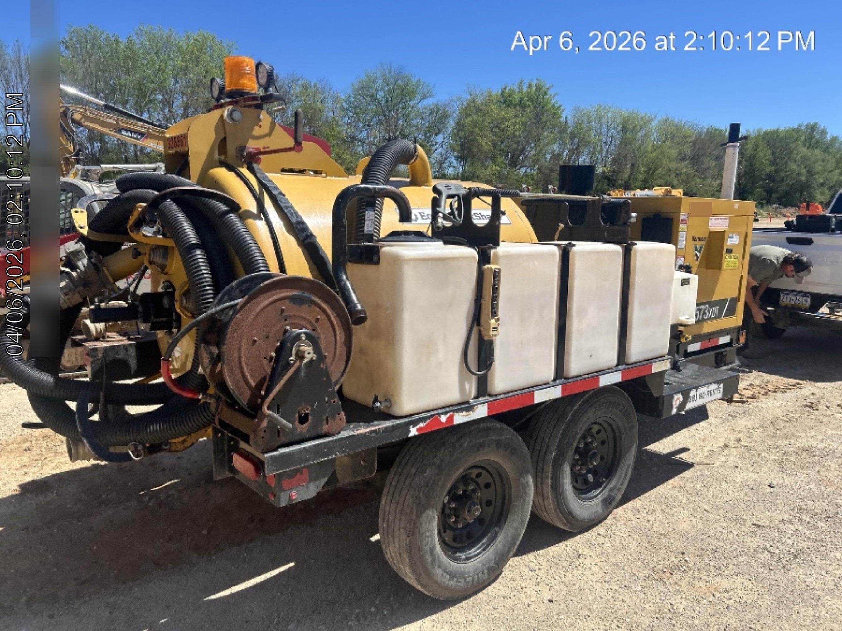 2023 Vac-Tron LP573XDT T4 Koehler Diesel Engine, 500 Gallon Debris Tank, x2 100 Gallon Water Tanks