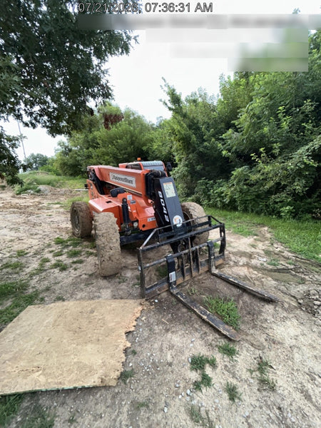 2022 SKYTRAK 8042