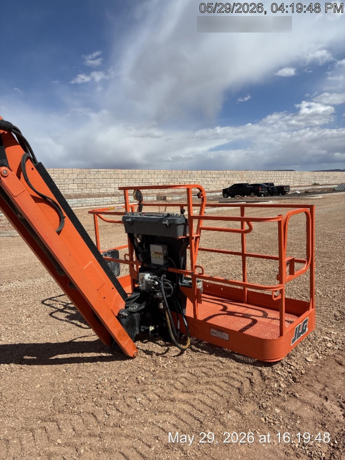 2020 JLG 660SJ